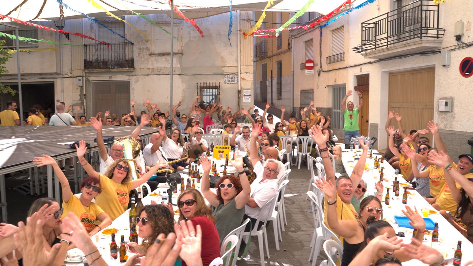 Benifato, a la Marina Baixa, celebra un dinar popular durant les festes on s'ajunta tot el poble