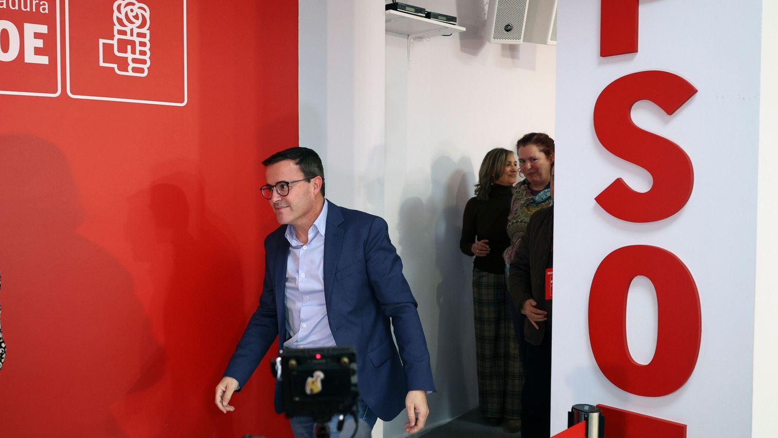 El candidat socialista a la presidència de la Junta d'Extremadura Miguel Ángel Gallardo este diumenge en la seu del PSOE a Mèrida