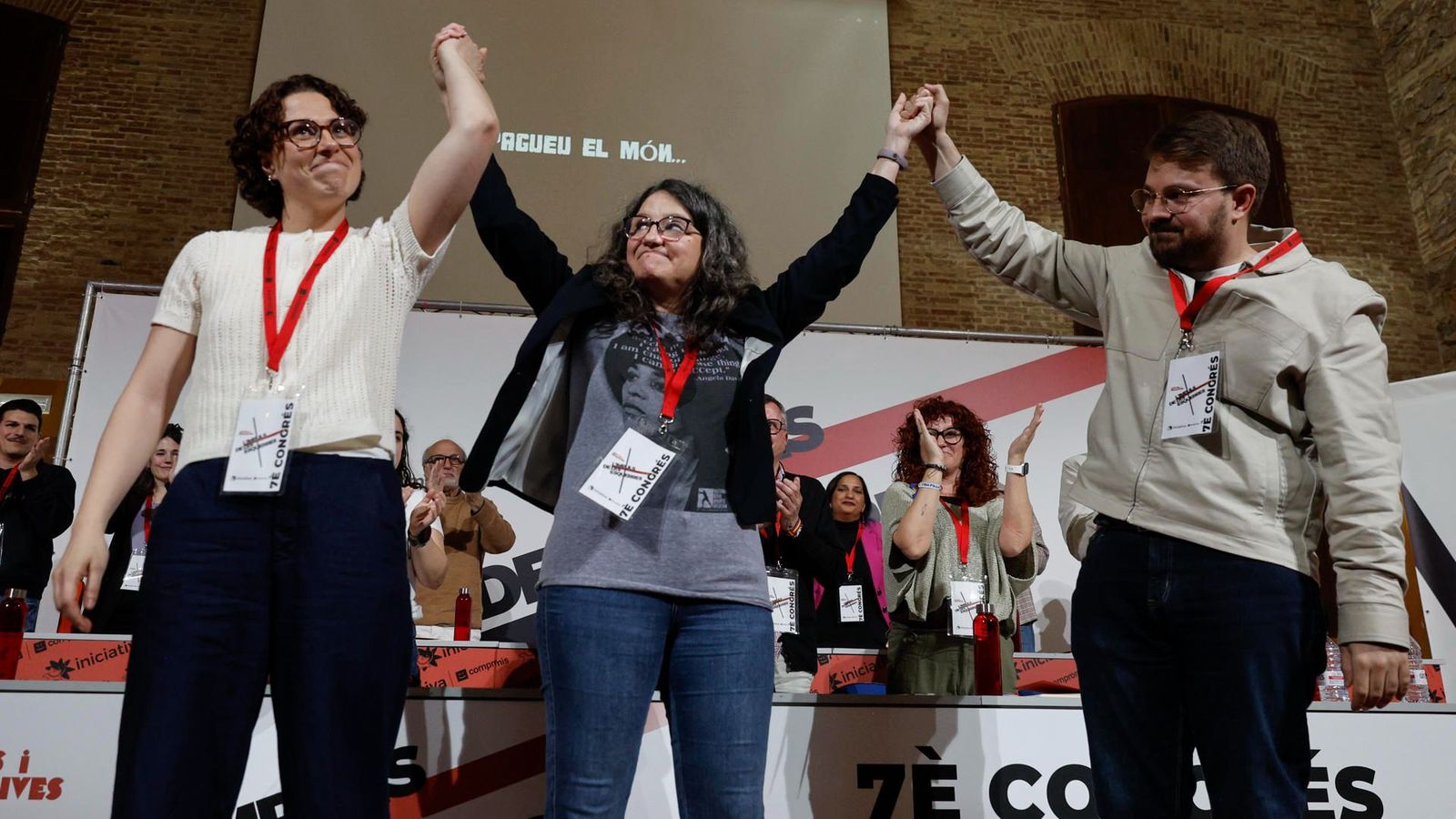 Mónica Oltra amb els companys d'Iniciativa Aitana Mas i Alberto Ibáñez