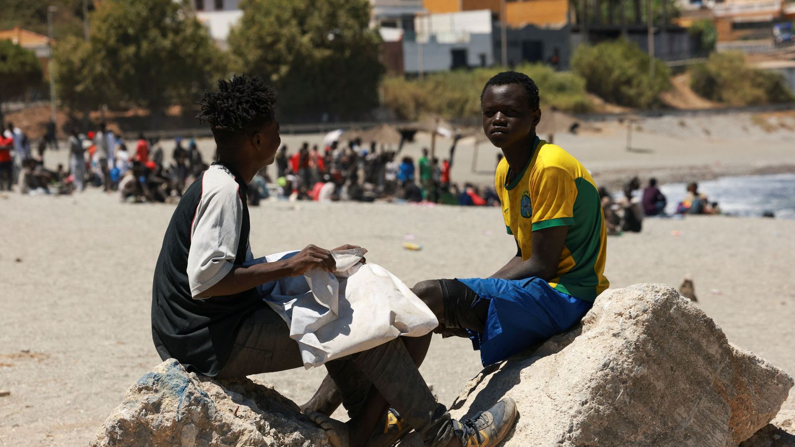 Dos joves migrants arribats a Ceuta