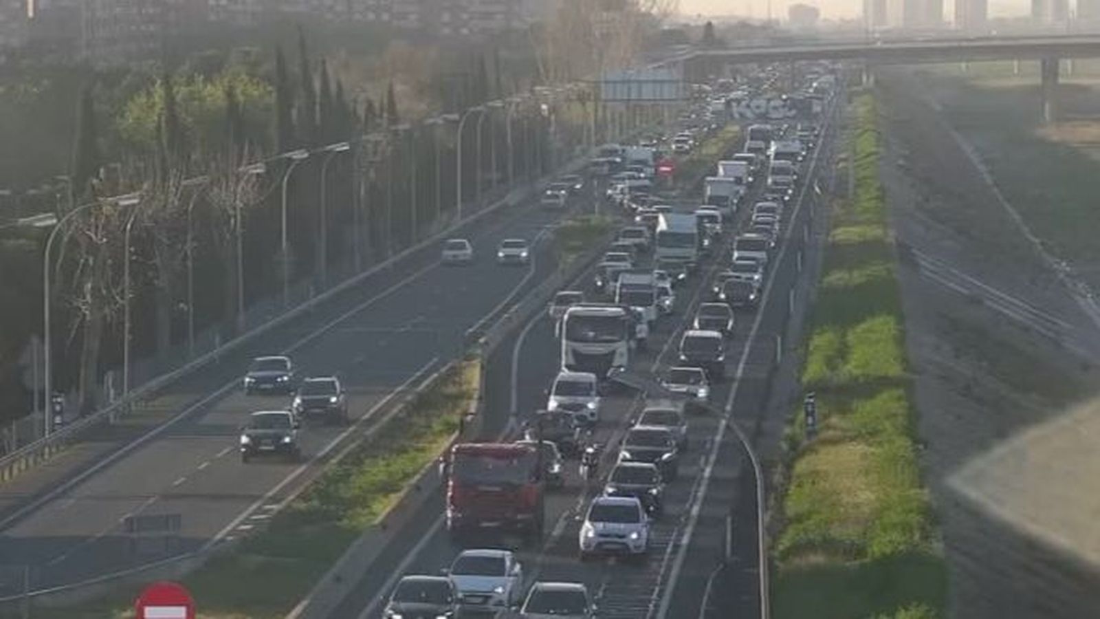 Retencions a la V-30, a Quart de Poblet