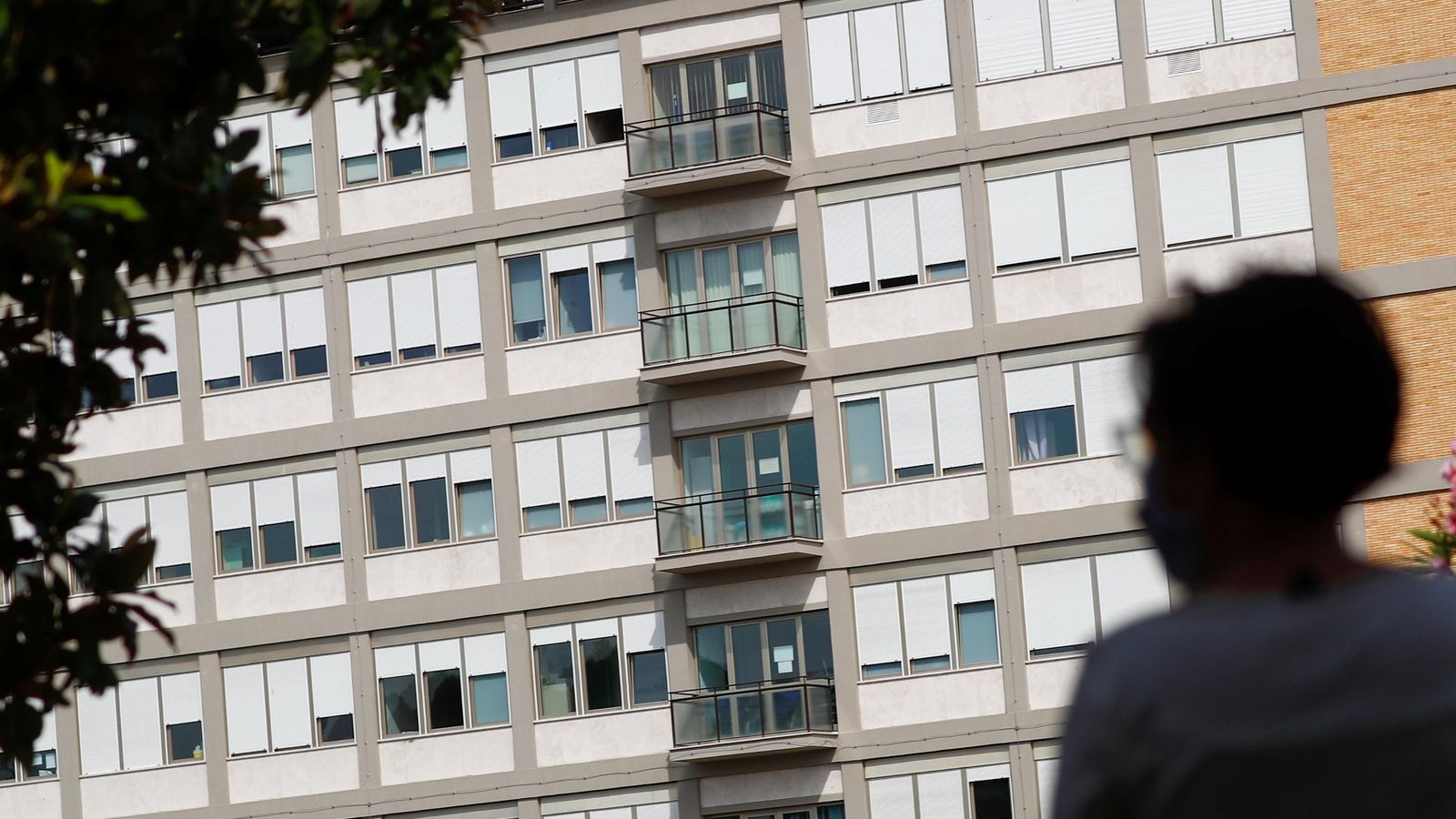 Façana exterior de l'hospital Gemelli, en què es recupera el Papa Francesc