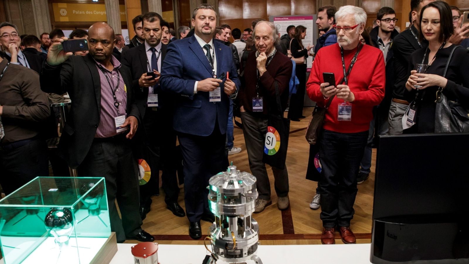 El cilindre de platí i iridi atresorat des de fa 130 anys a Sèvres, França