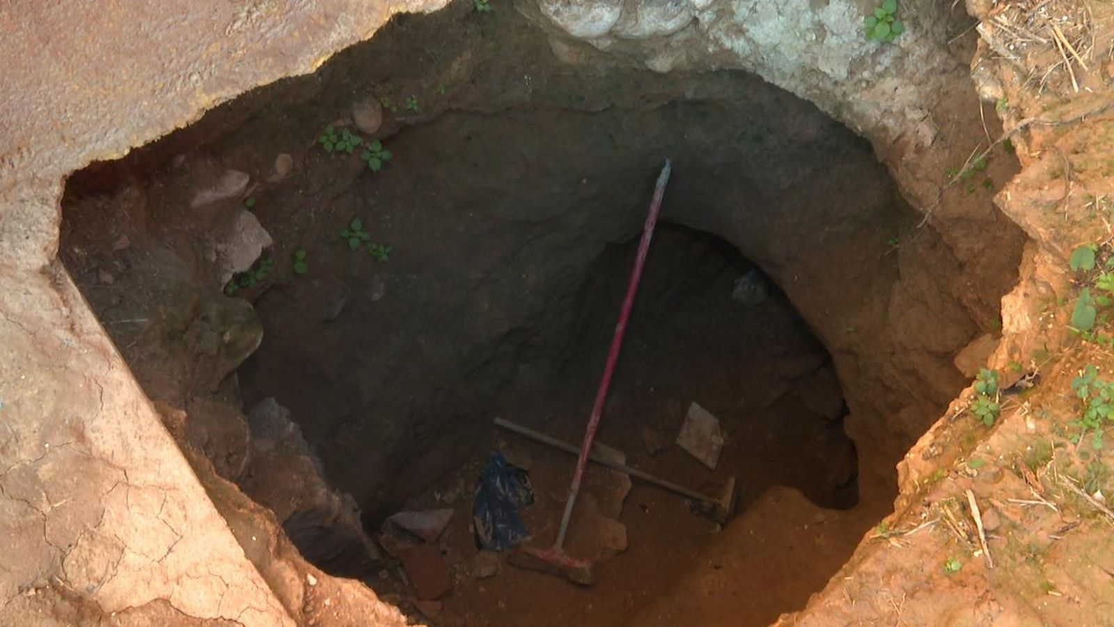 El veïnat de Paiporta troba pous i vells refugis antiaeris