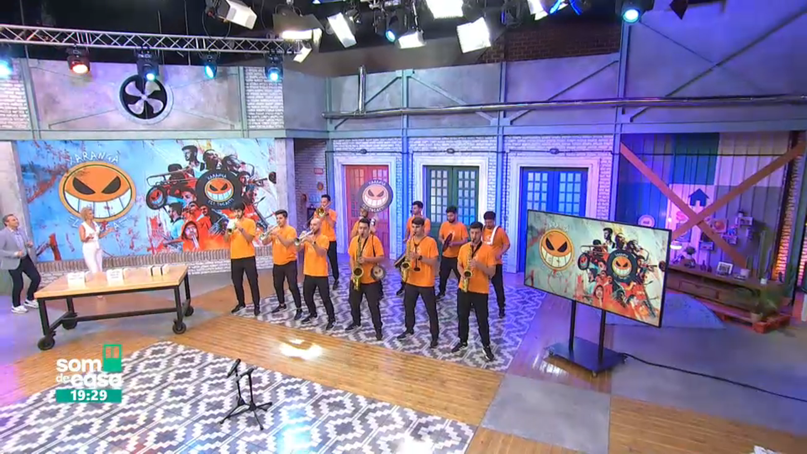 La xaranga Els Tocaets anima 'Som de casa'