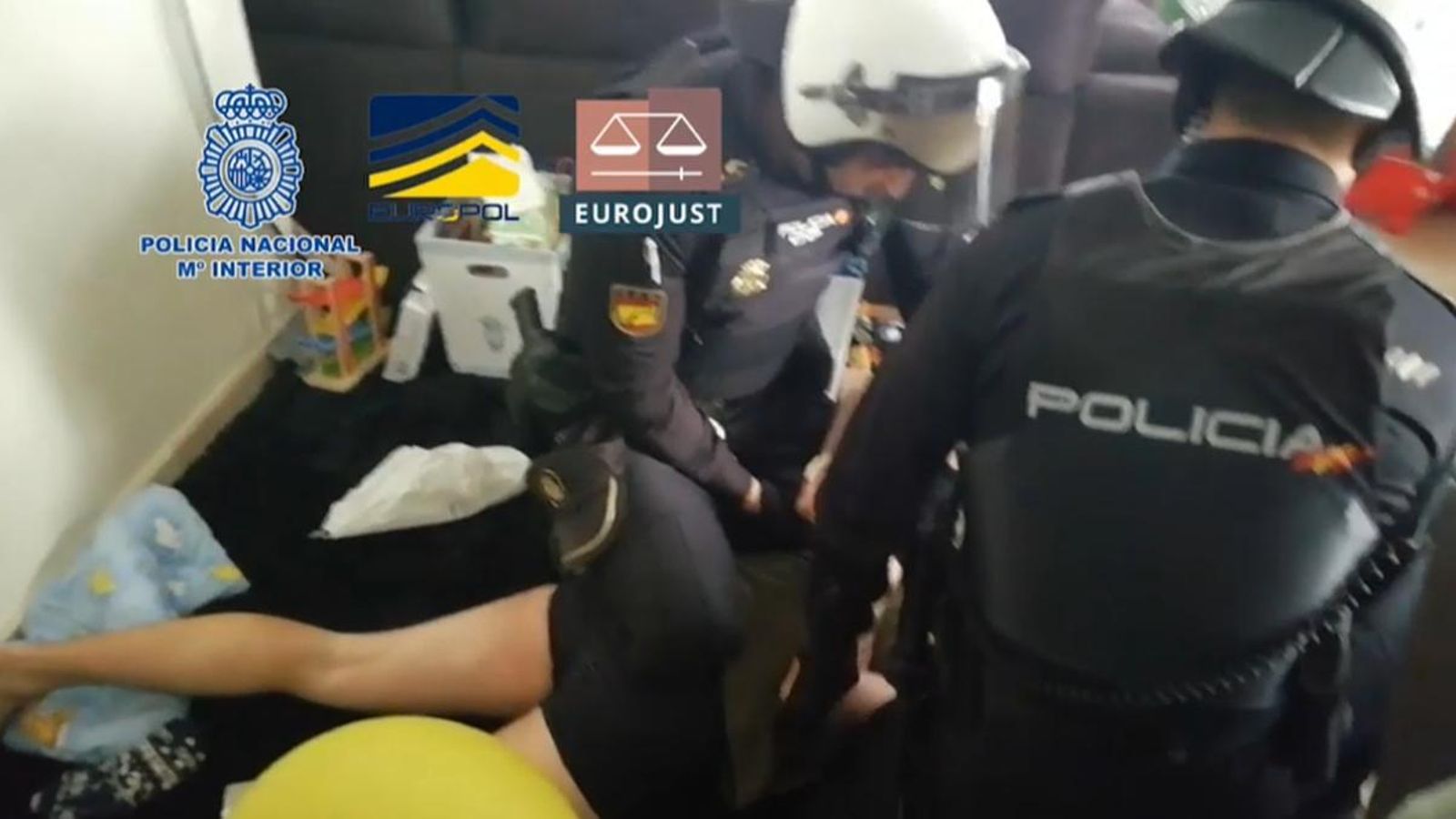 S’ha detingut sis persones, una d’elles a Torrevella i dues a Marbella
