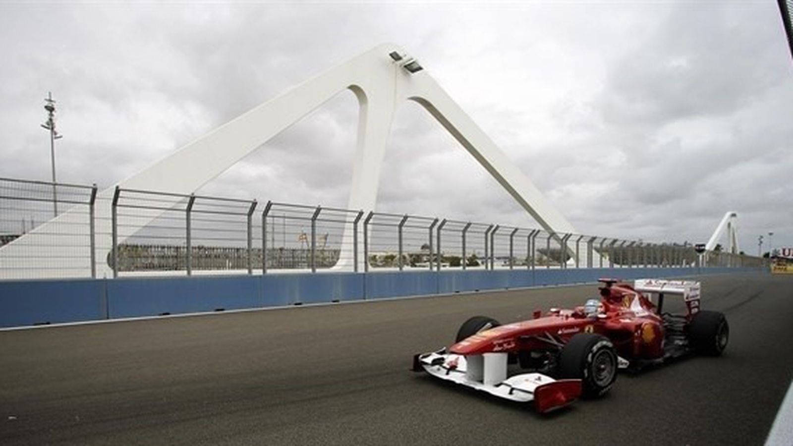 Tècnics i funcionaris avalen contractes i obres en el circuit de Fórmula 1