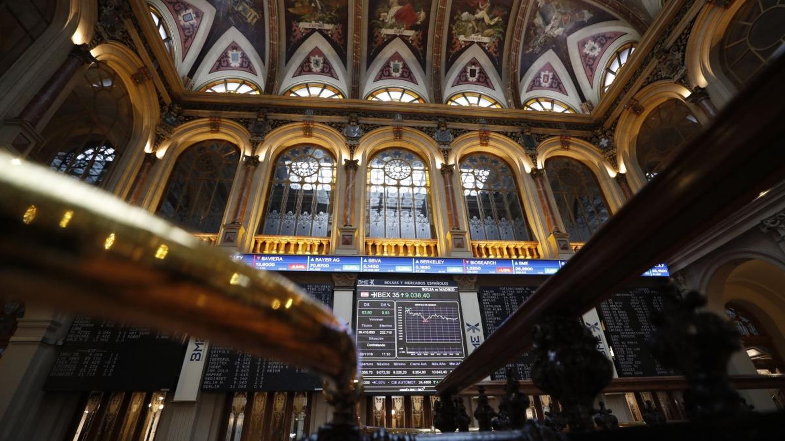 Ibex-35 puja un 2,01% impulsat pel canvi de criteri del Tribunal Suprem