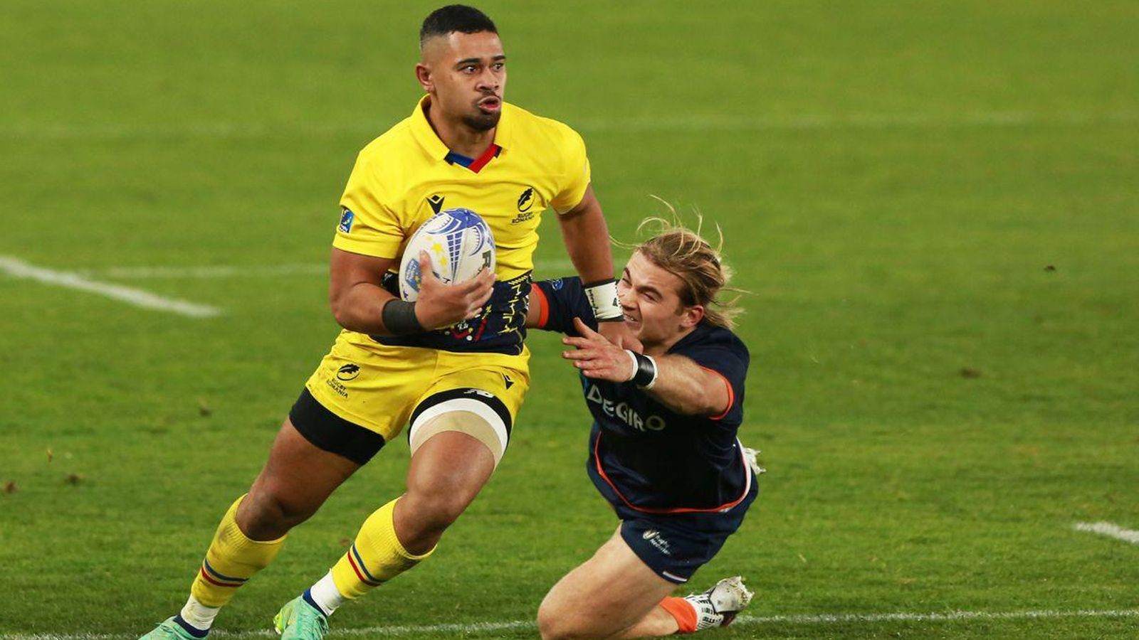 La Federació Espanyola de Rugbi va denunciar la romanesa per l'alineació de Jason Tomane durant els Campionats d'Europa de 2021 i 2022.