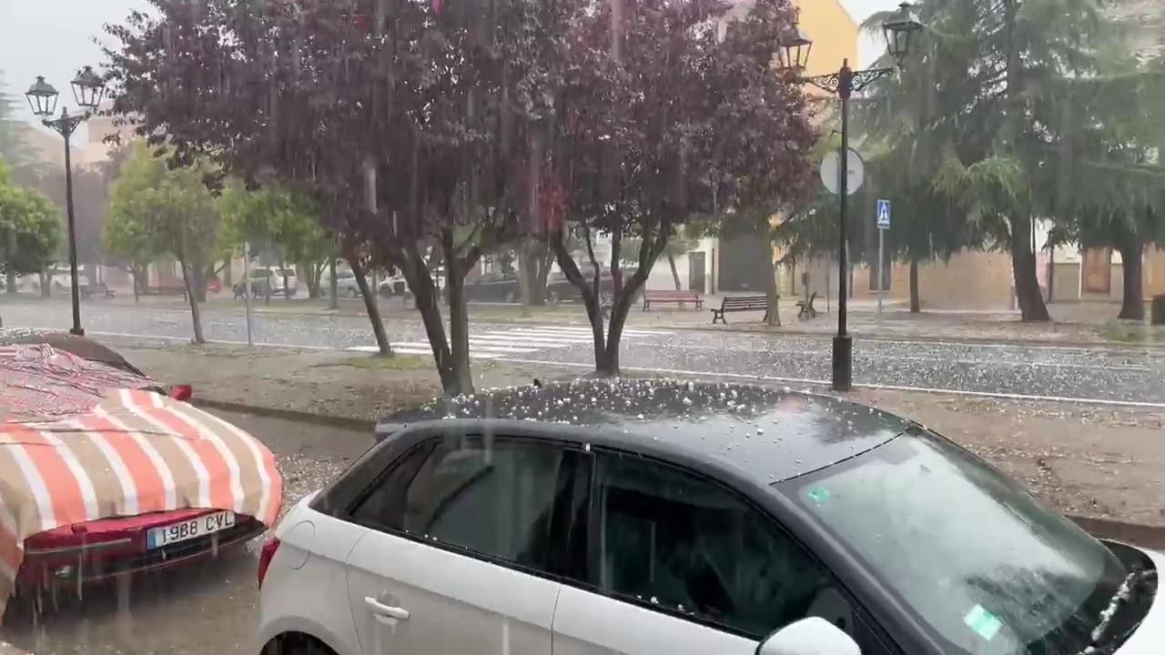Vesprada de pluja, trons i pedra a Vilafranca Vesprada de pluja, trons i pedra a Vilafranca