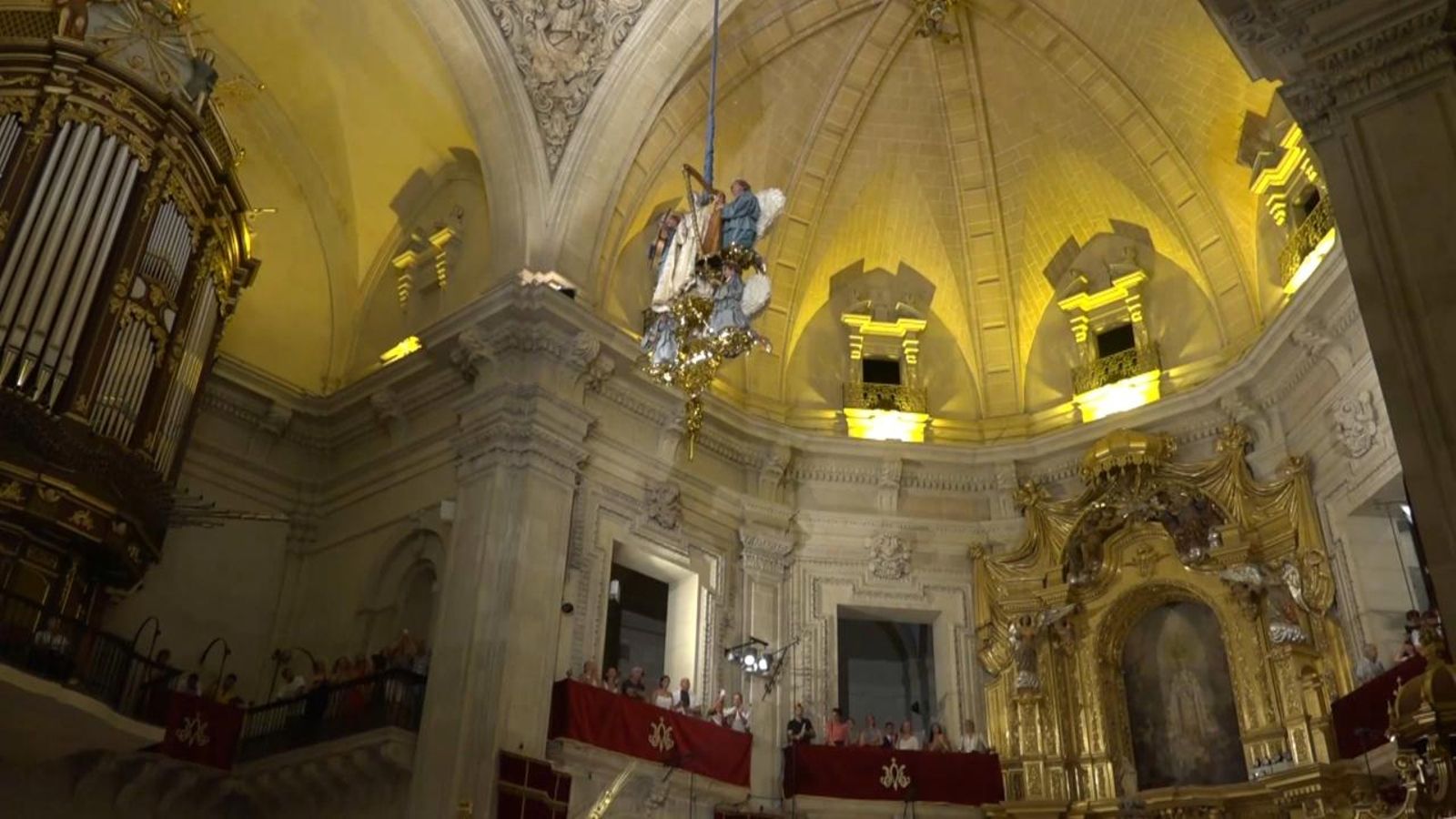 La basílica de Santa Maria d'Elx és l'escenari de les representacions del Misteri