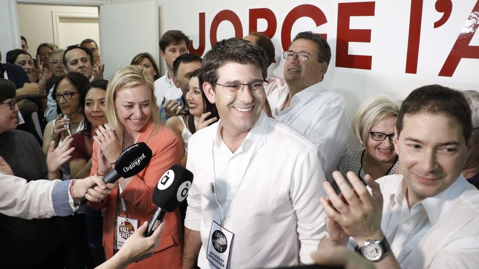 L'equip de La Vall ens Uneix, amb Jorge Rodríguez al centre