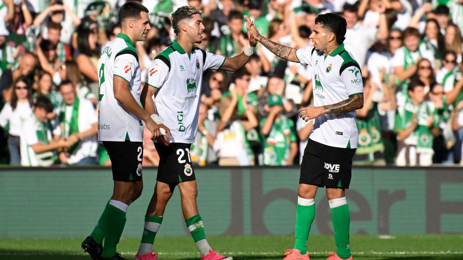 Els jugadors de l'Elx celebren un dels gols