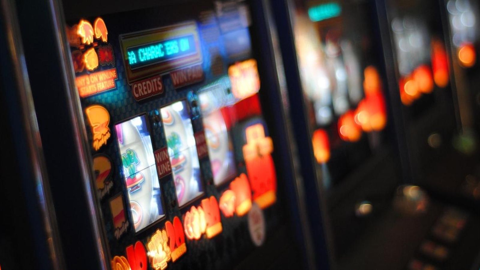 El TSJCV permet l’ús de màquines escurabutxaques i d'apostes esportives en bars i restaurants