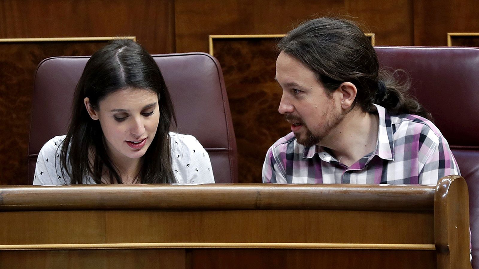 Els diputats de Podem, Irene Montero i Pablo Iglesias en el Congrés dels Diputats | Chema Moya (Efe)