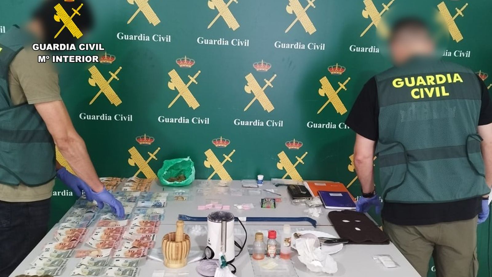 Agents de la Guàrdia Civil en el marc de l'operació