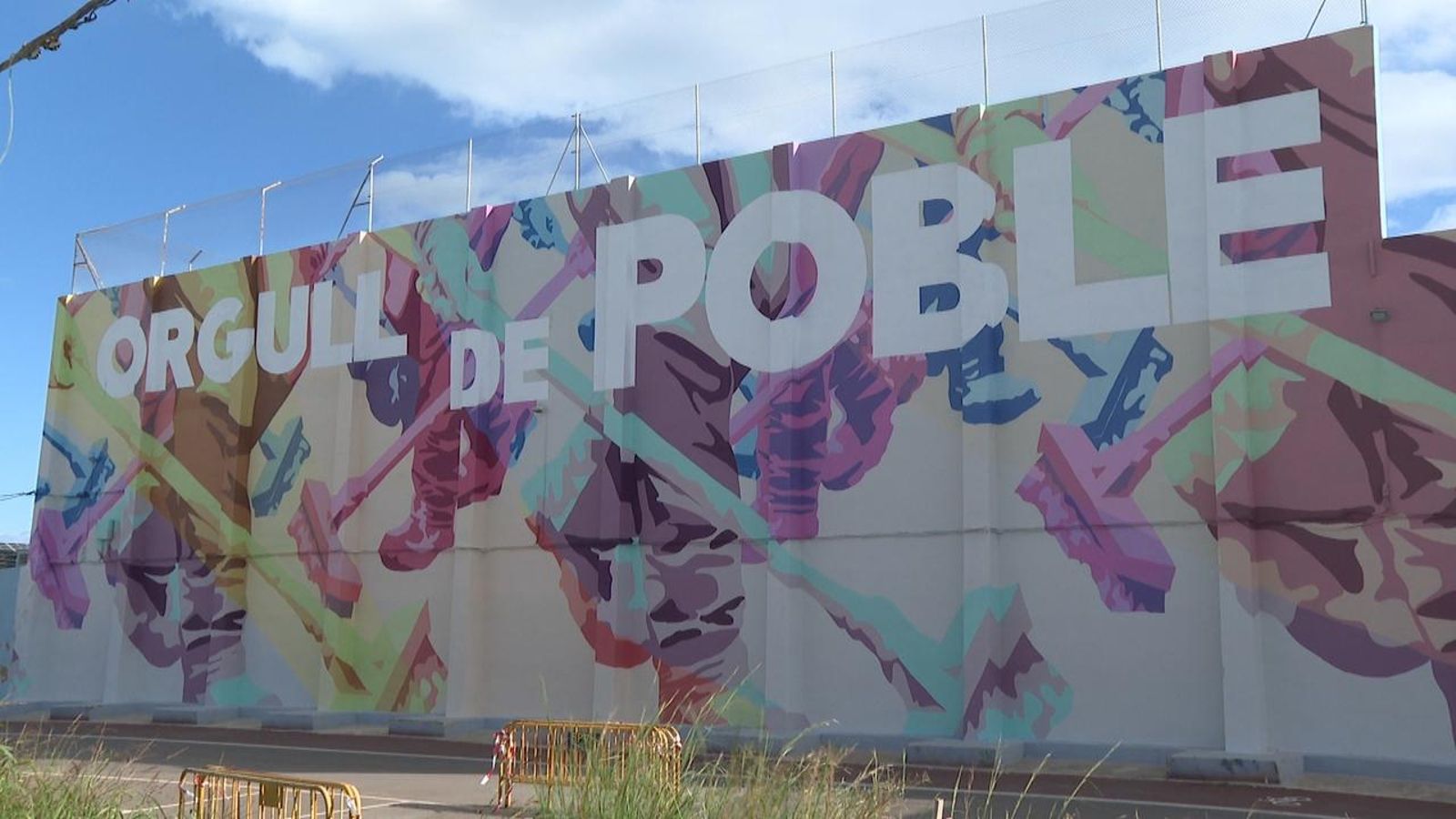 Mural fet a Catarroja en homenatge al voluntariat de la dana