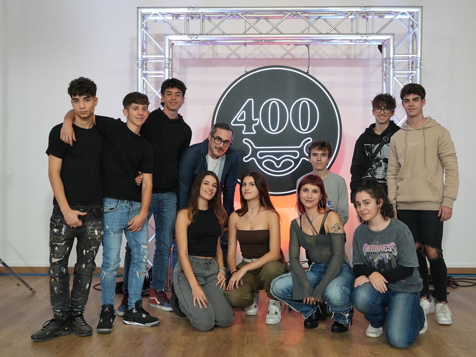 Al '400' especial de dilluns participen deu adolescents d’entre 14 i 18 anys, una sexòloga, un terapeuta i un exaddicte a la pornografia.
