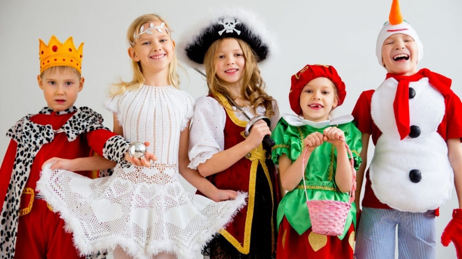 Xiquets i xiquetes veuen com els rols tradicionals es perpetuen