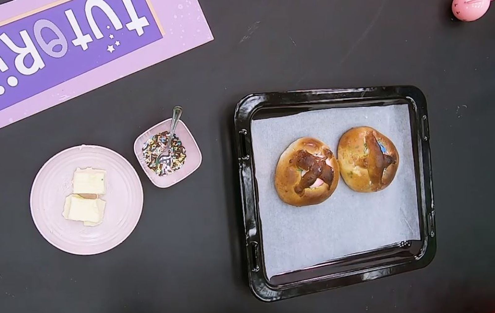 Mones de Pasqua, en eixir del forn