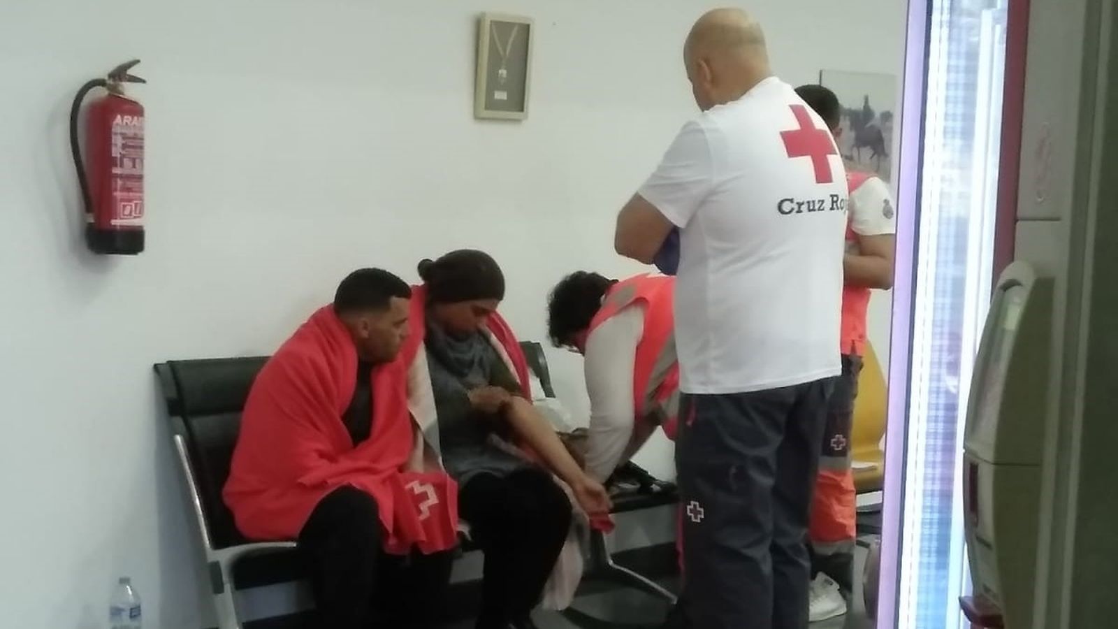 Anaven indocumentats i els han traslladat a la caserna de la Guàrdia Civil, on han rebut atenció de la Creu Roja