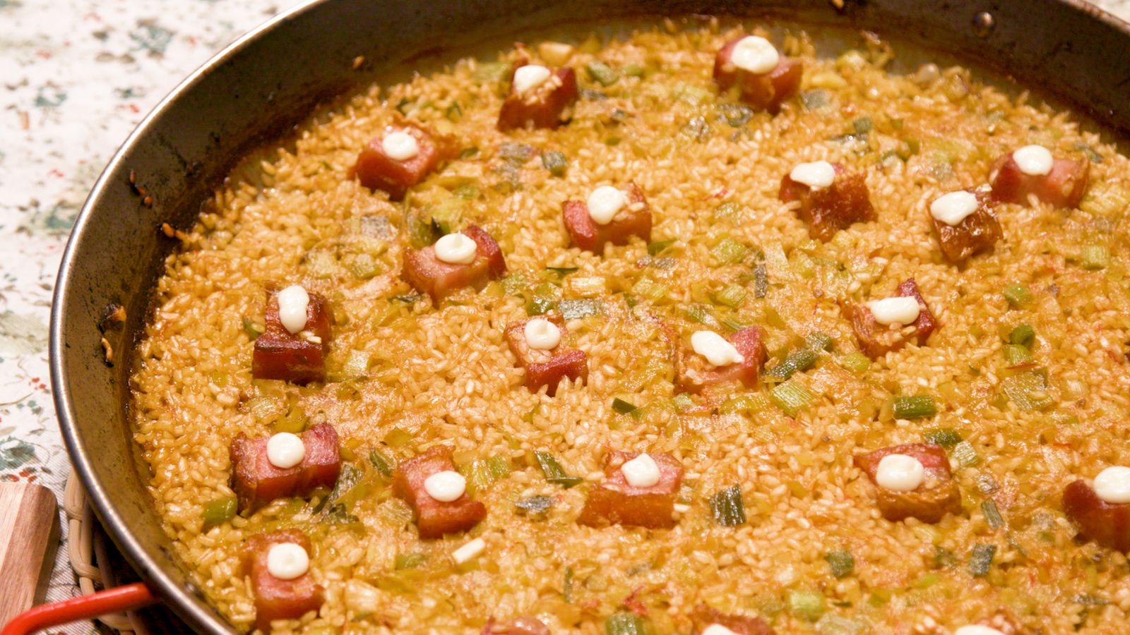 Paella de rostes