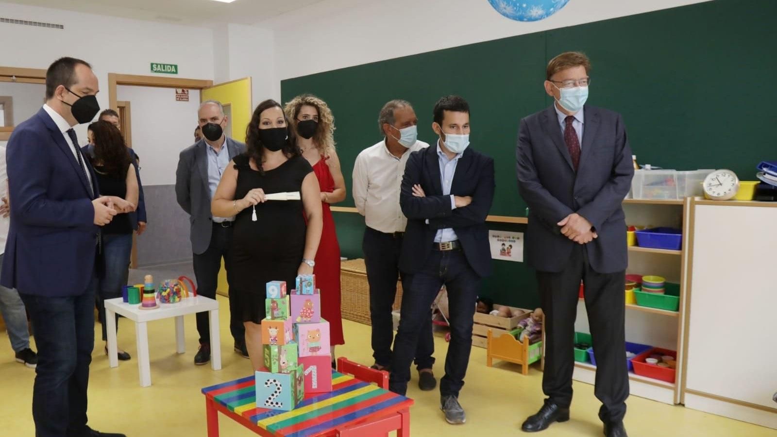 Puig durant la seua visita al col·legi El Rajolar d'Aldaia