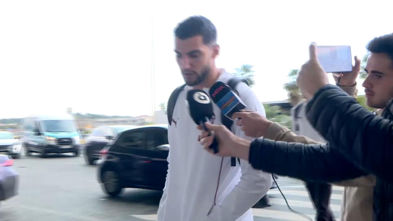 Rafa Mir torna a una convocatòria 95 dies després