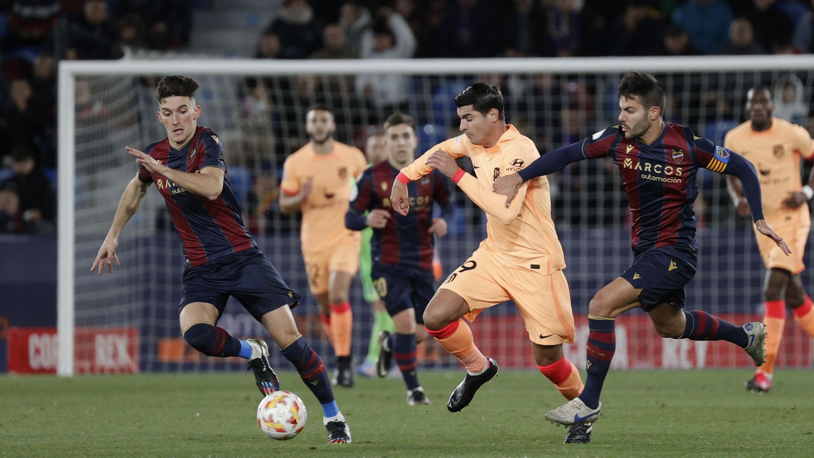 Pepelu i Róber Pier tracten de frenar Morata