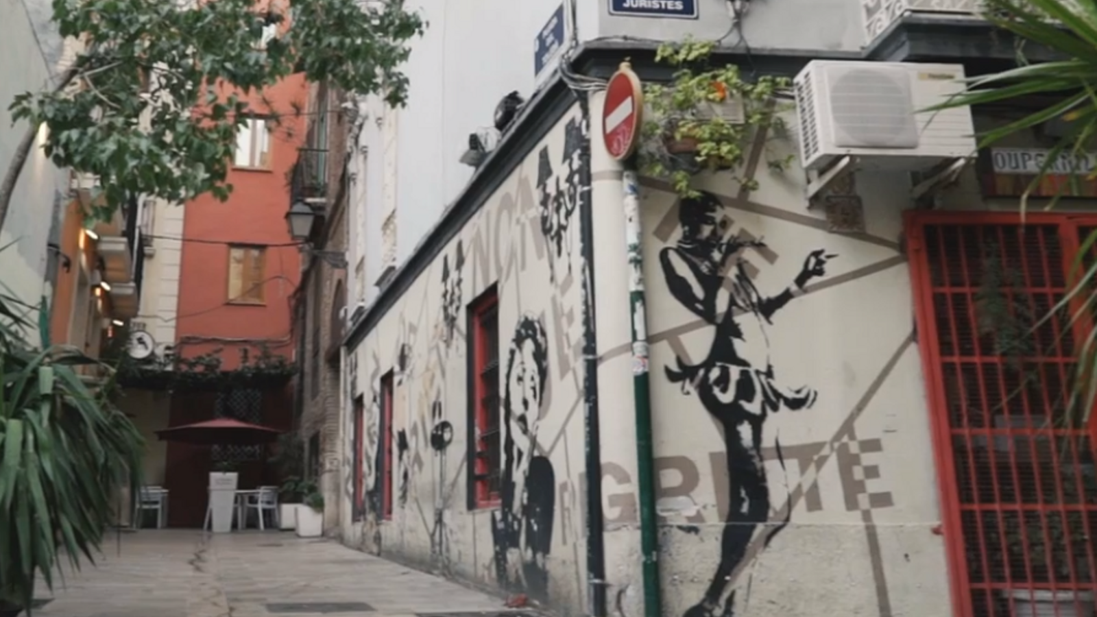 Al carrer dels Juristes, de València, estava el seu local, "Nou pernil dolç"