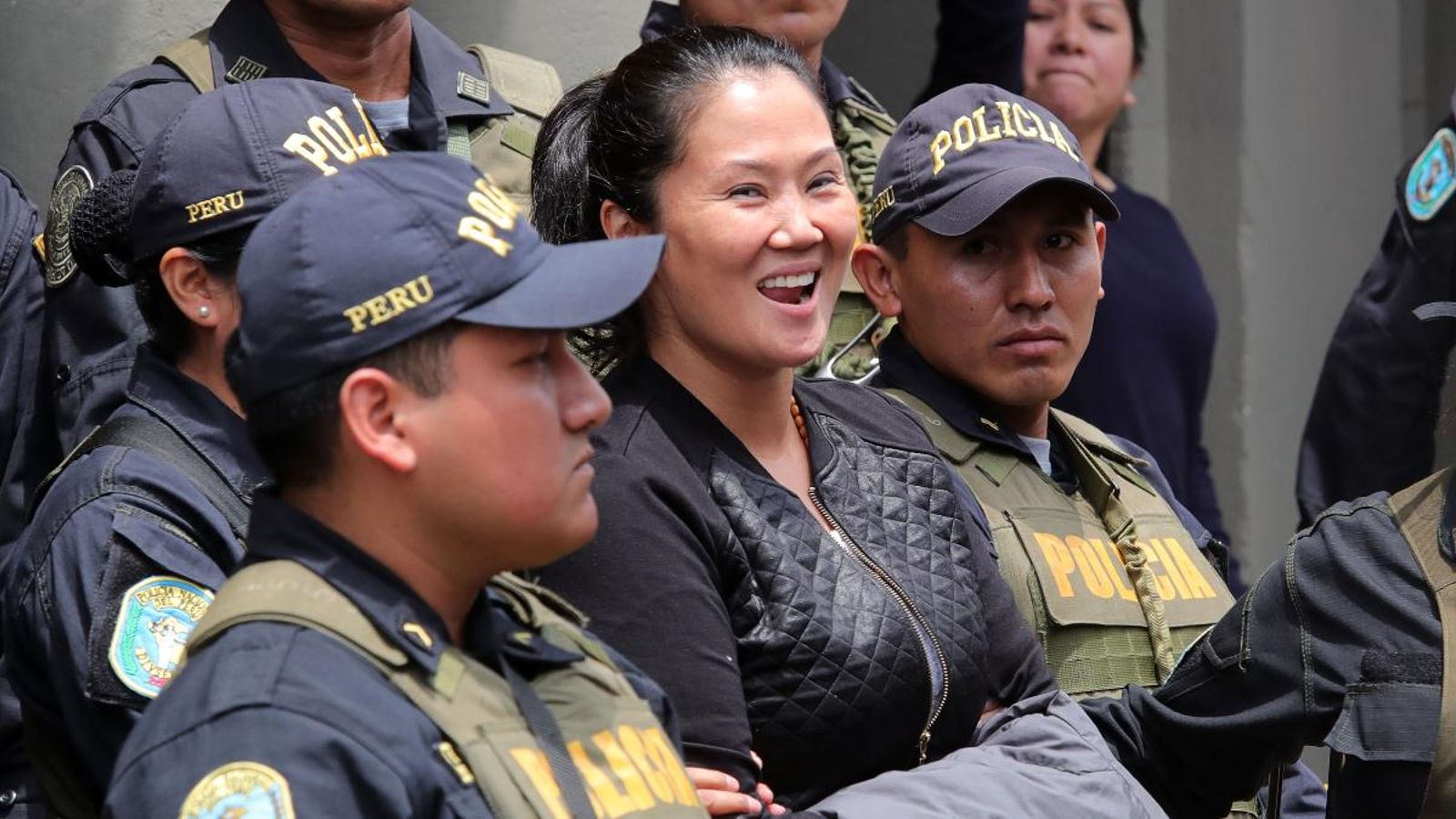 Moment en què Fujimori era traslladada a la presó per a complir la condemna