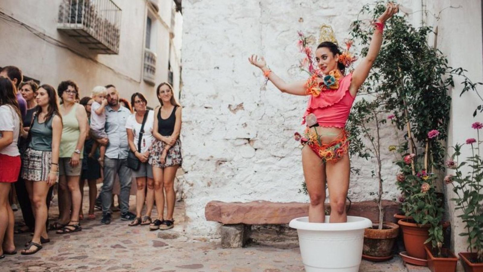 Paula Escamilla mostrarà a Vila-real, en l’obra ‘Florera’, el concepte de dona d’adorn