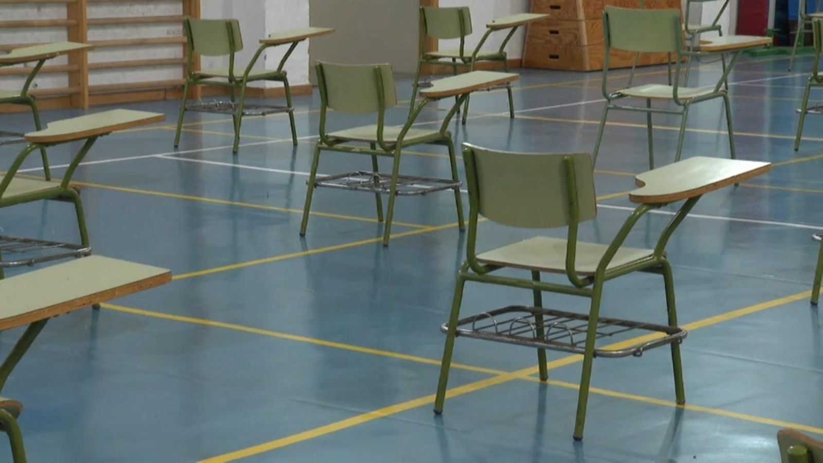 Les AMPA defenen l'assistència a les aules mentre es garantisca la seguretat sanitària