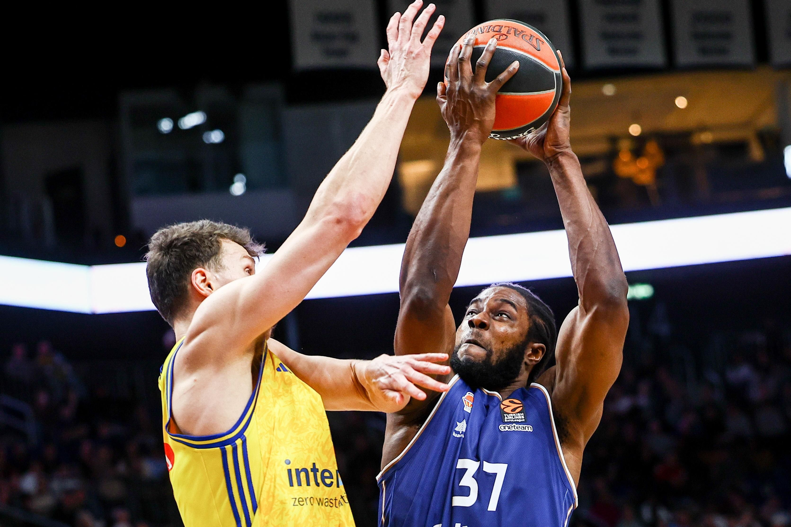 Ojeleye ha sigut el màxim anotador del València Basket: 18 punts en 18 minuts Ojeleye ha sigut el màxim anotador del València Basket: 18 punts en 18 minuts