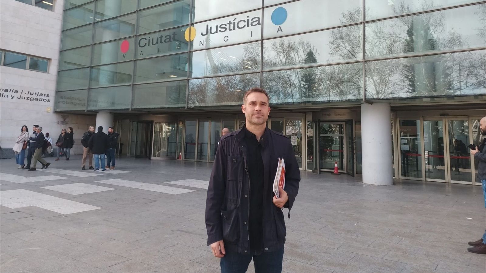 Gerard Fullana després d'interposar la denúncia en la Ciutat de la Justícia de València