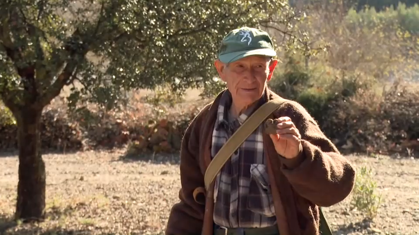 Ernesto Enguídanos, de 86 anys, va ser el primer tuberícola de la comarca dels Serrans