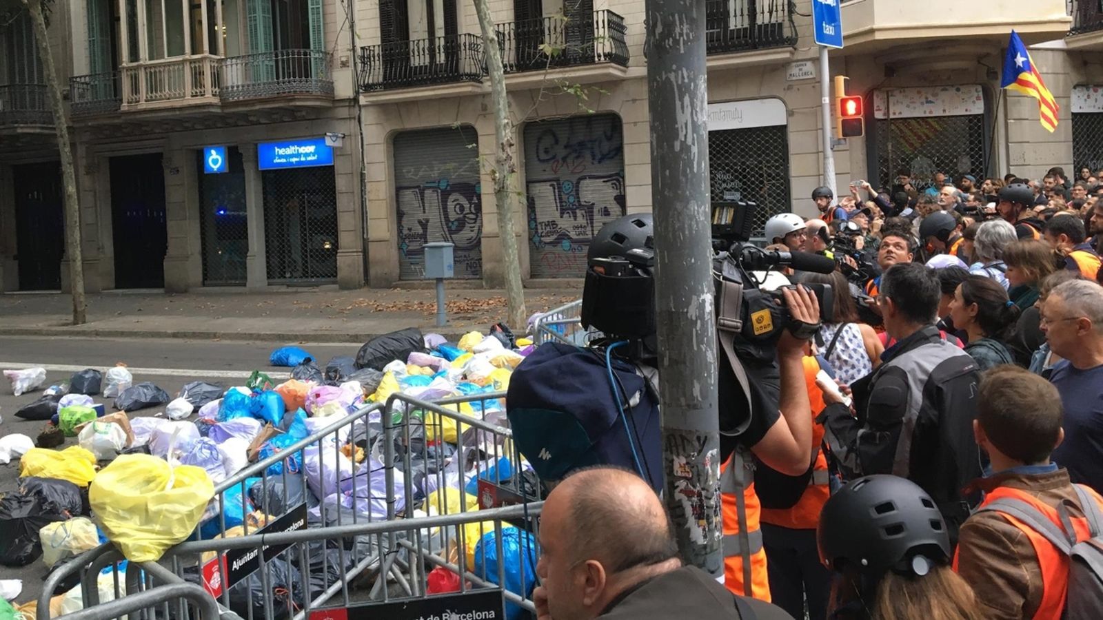 Protesta davant la Delegació del Govern a Barcelona