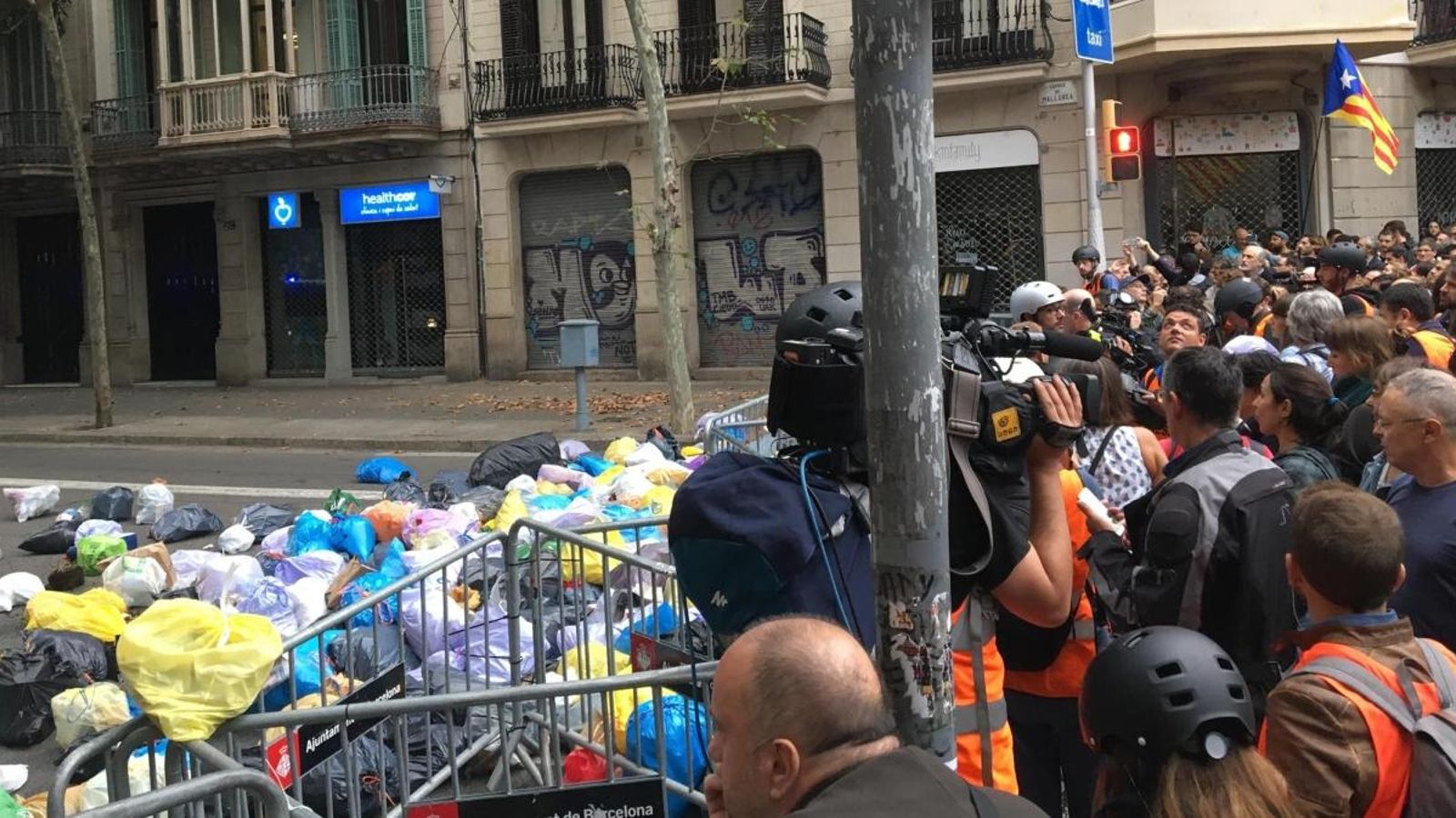 Protesta davant la Delegació del Govern a Barcelona