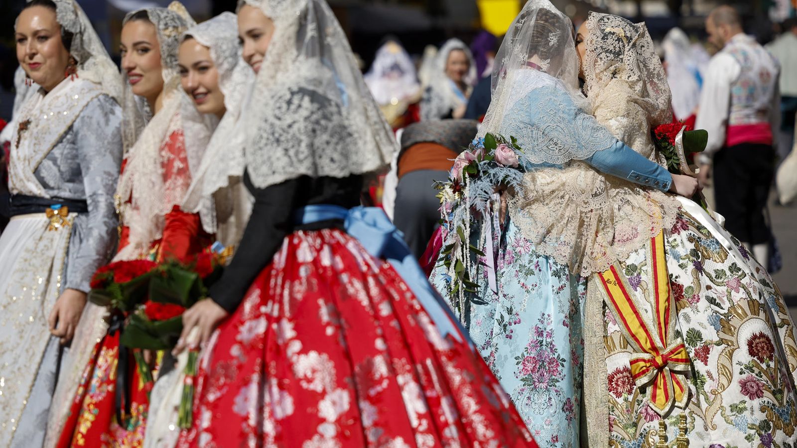 Primera jornada de l'Ofrena de les Falles 2026
