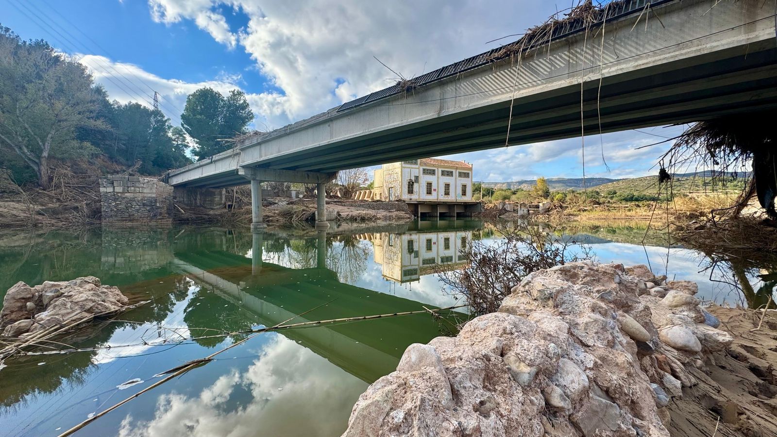 Imatge d'una de les infraestuctures afectades per la barrancada a la comarca dels Serrans