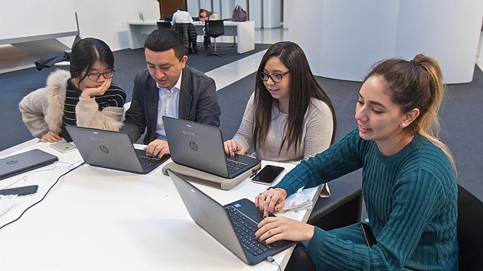 Alumnes a la universitat en una imatge d'arxiu