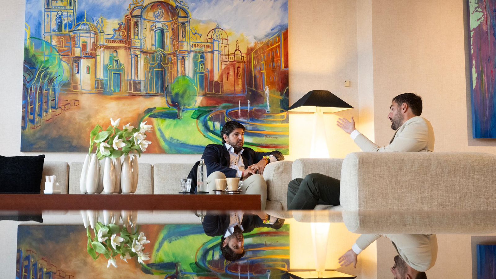 Fernando López Miras es reuneix amb el president de VOX Múrcia, després de tancar l'acord