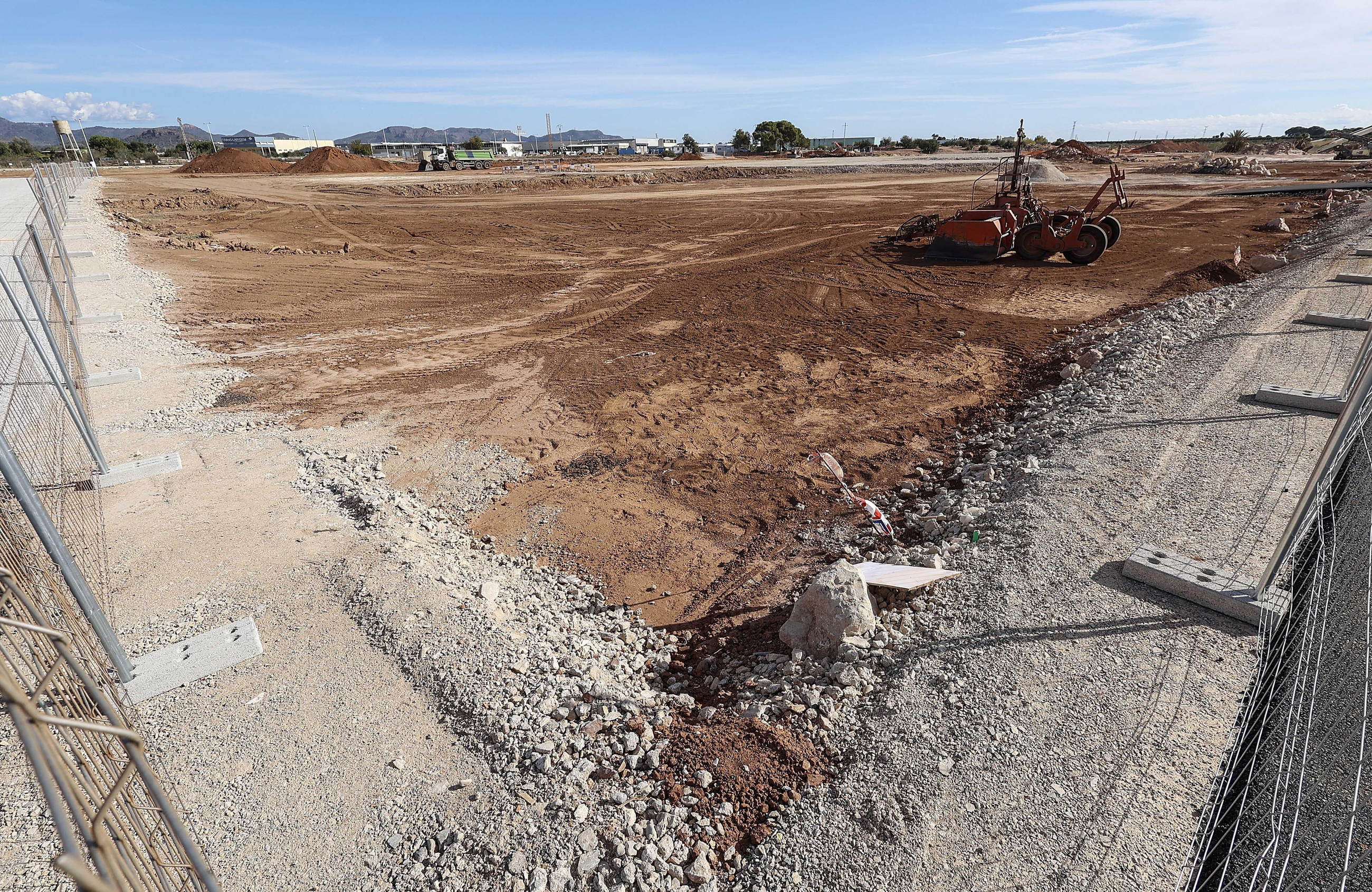 Obres de construcció de la nova planta de producció d'Edwards Lifesciences, en el polígon industrial Montcada III Obres de construcció de la nova planta de producció d'Edwards Lifesciences, en el polígon industrial Montcada III
