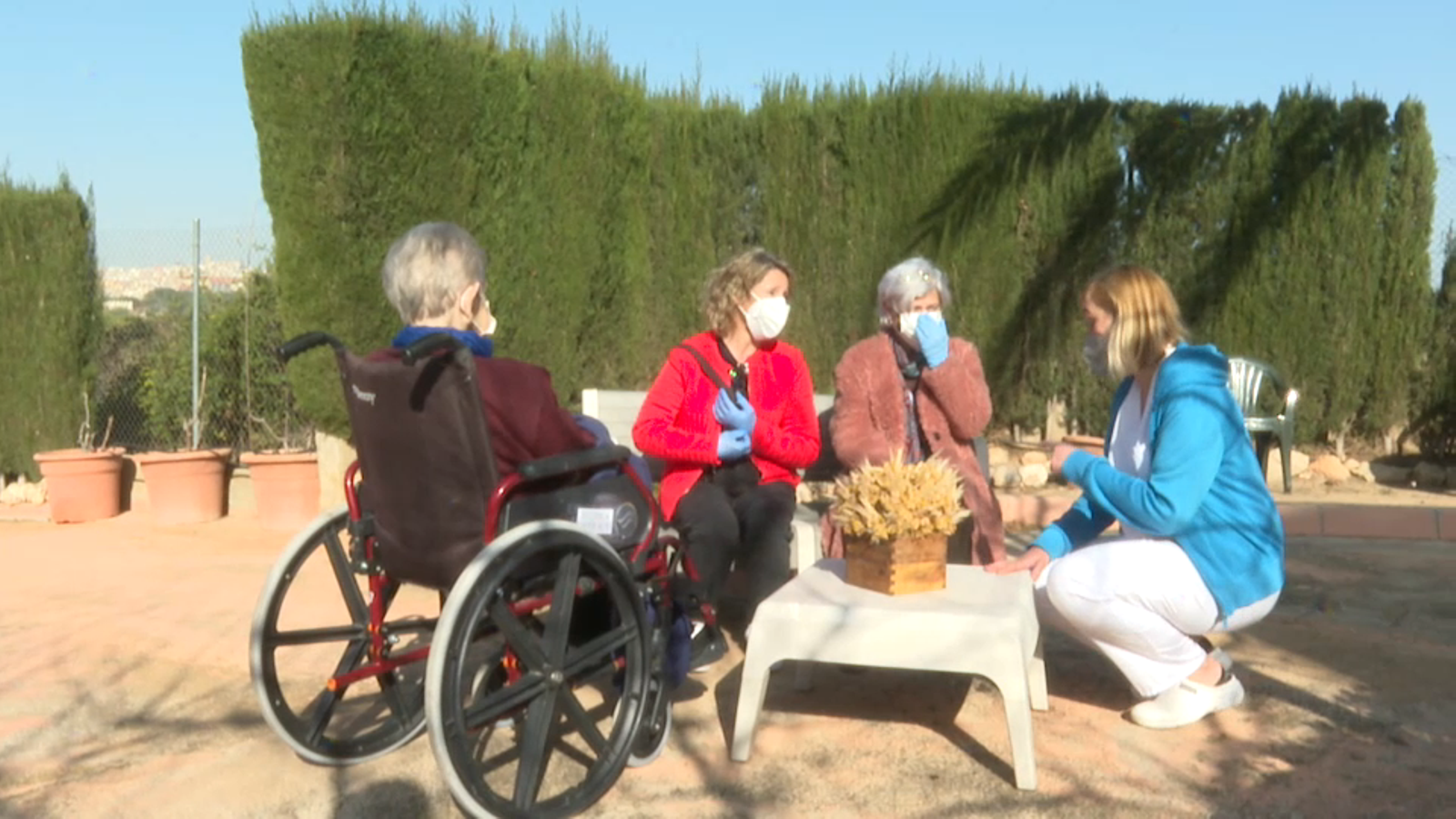 Visita a uns residents d'un centre de majors