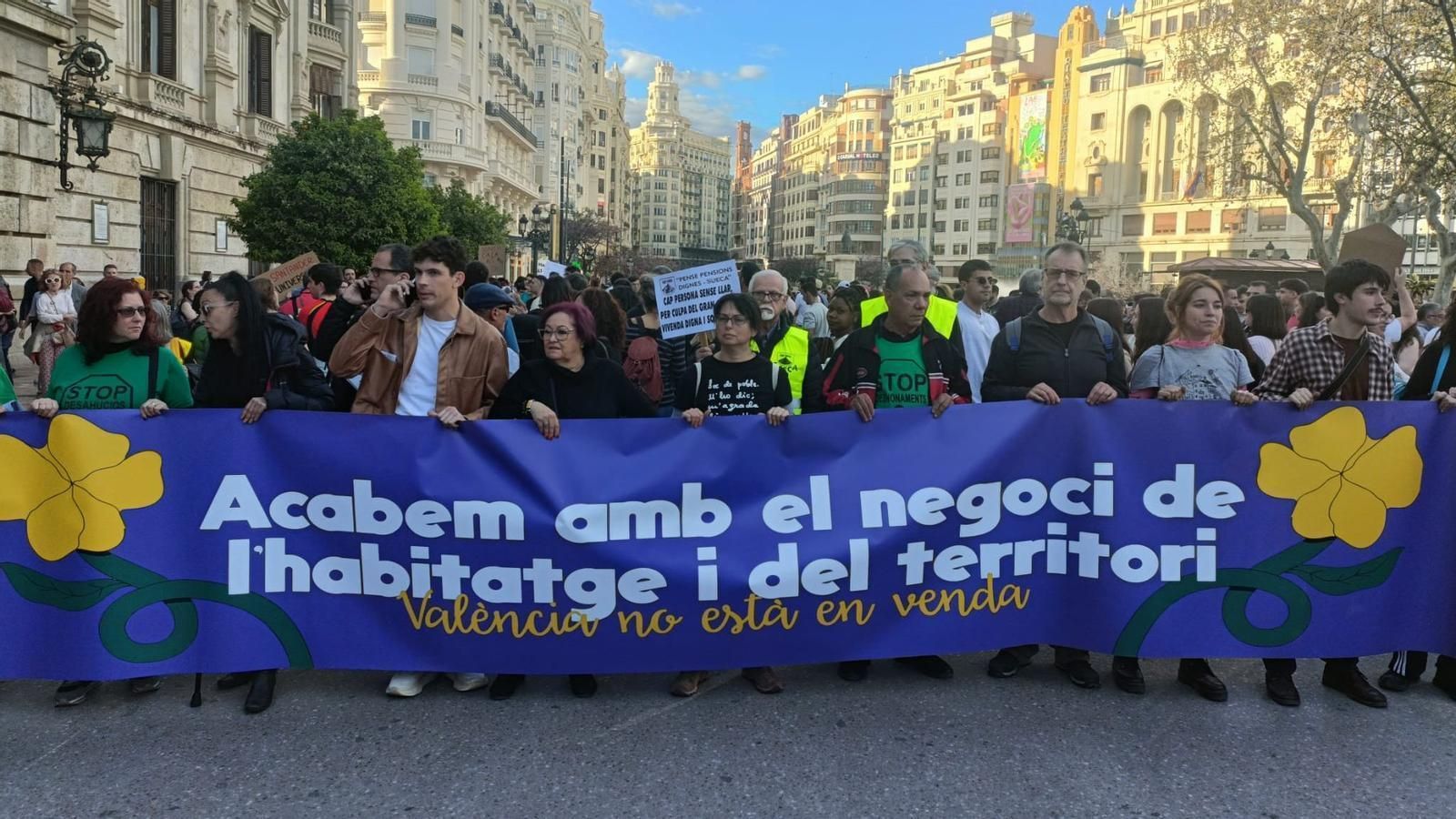 Capçalera de la manifestació per l'habitatge a València
