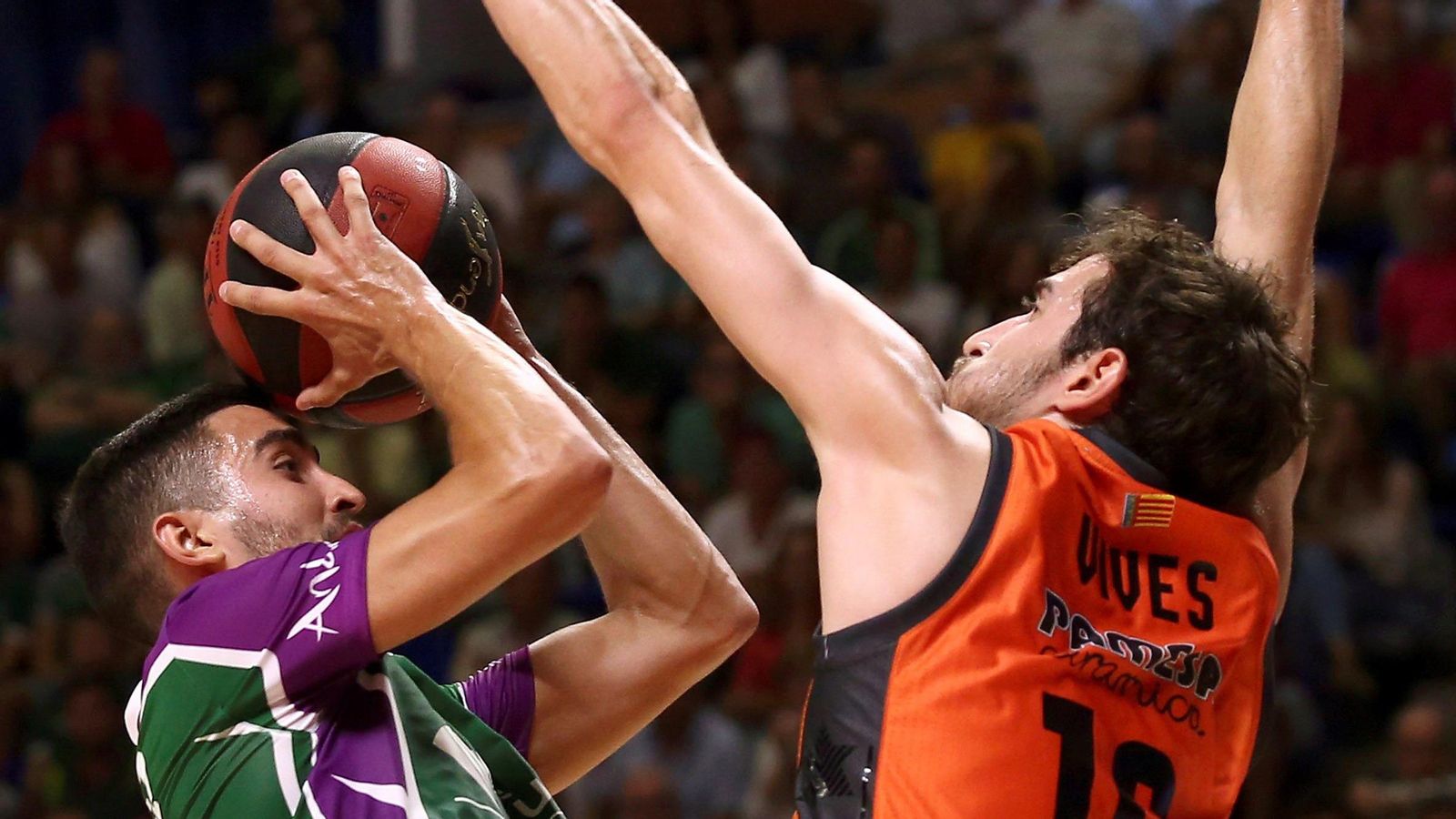 Vives obstaculitza el llançament de Fernández | Efe