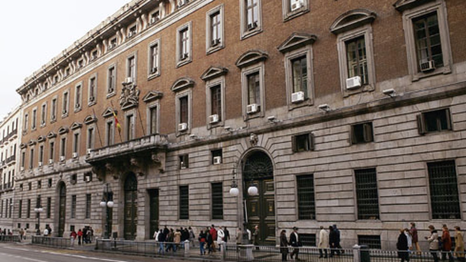 Façana del Ministeri d'Hisenda a Madrid