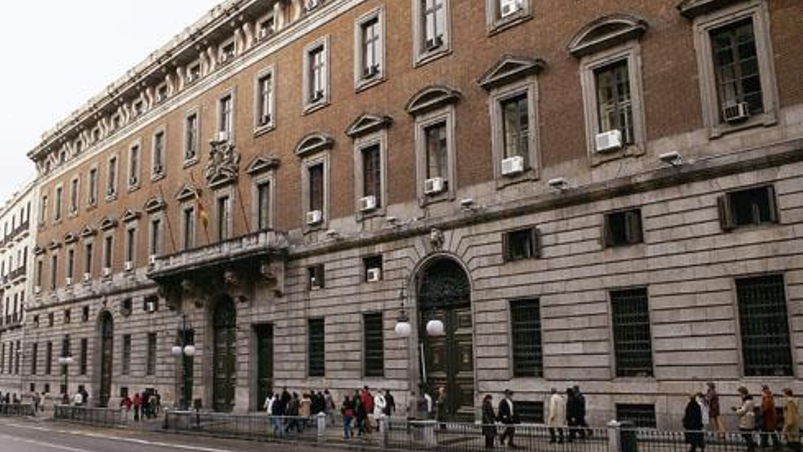 Façana del Ministeri d'Hisenda a Madrid