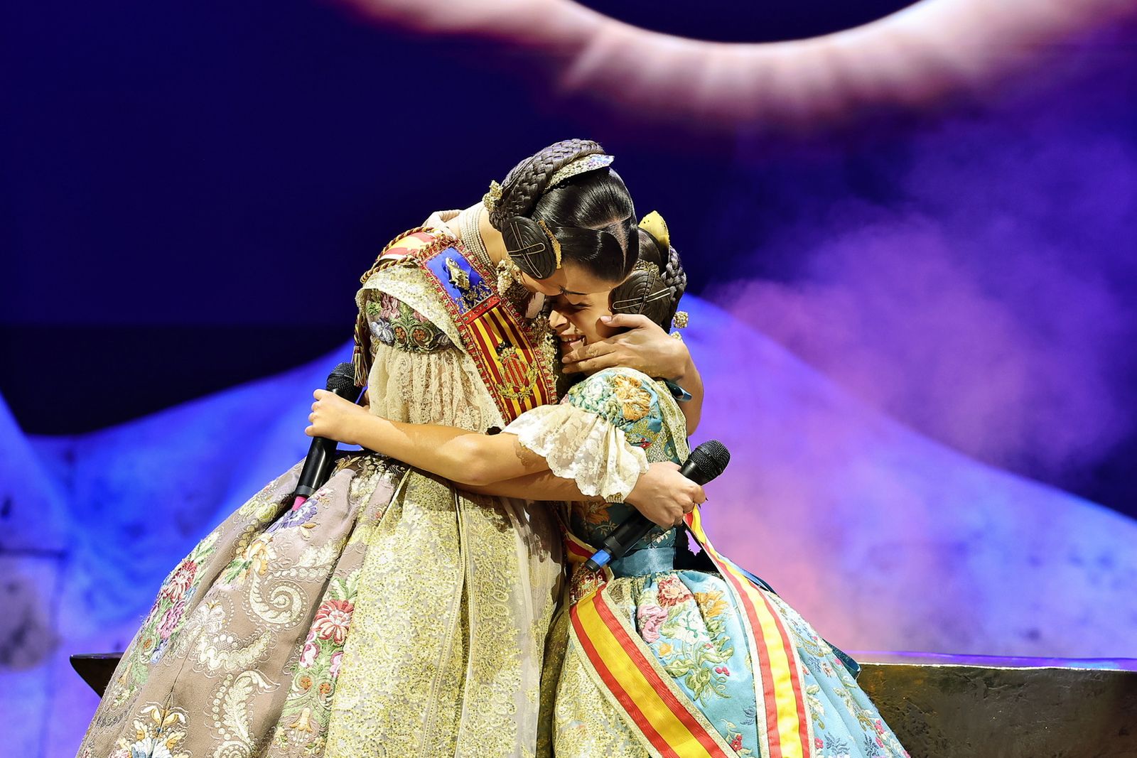 Carmen Prades i Marta Mercader s’han acomiadat de l’any faller amb emoció.
