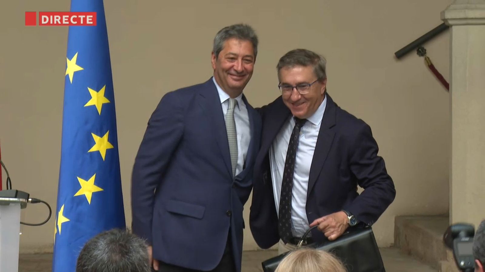 L'exvicepresident Vicente Barrera entrega la cartera de Cultura al conseller José Antonio Rovira